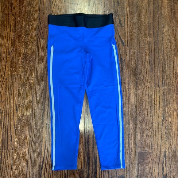 Heroine Sport Pants - Heroine Sport Crop Tight! 💙